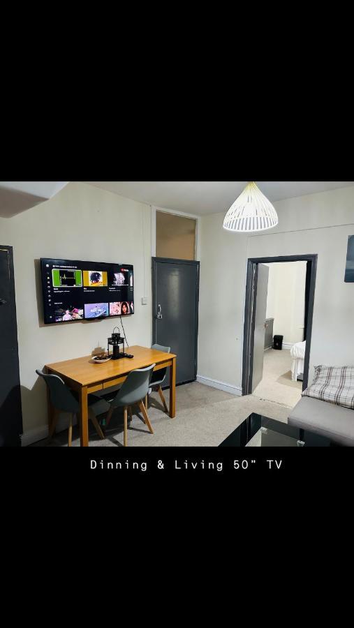 2 Bedroom Double Bed In East London Londres Exterior foto